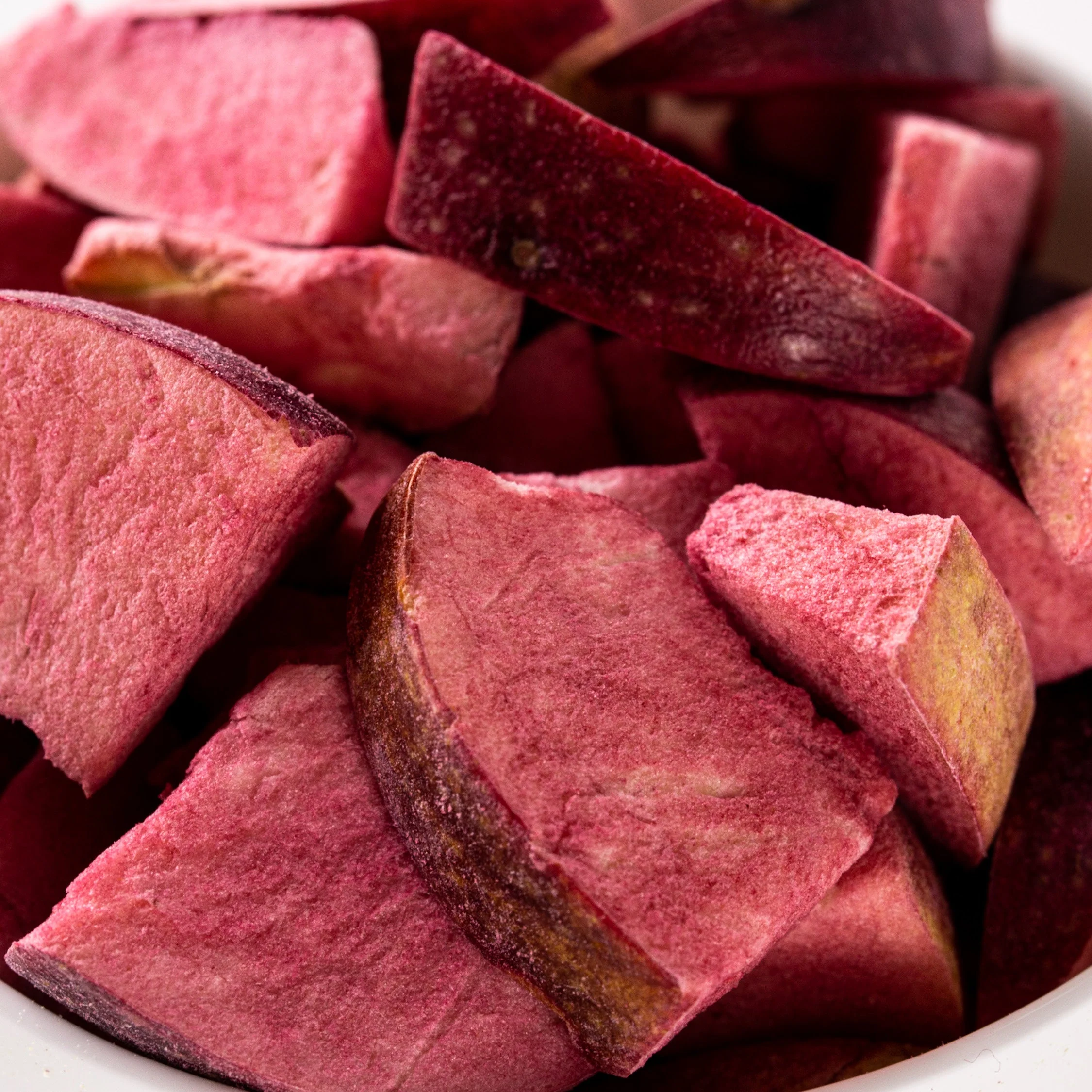 Forager Fruits Freeze Dried Apple Wedges Infused with Raspberry 20g - Image 3