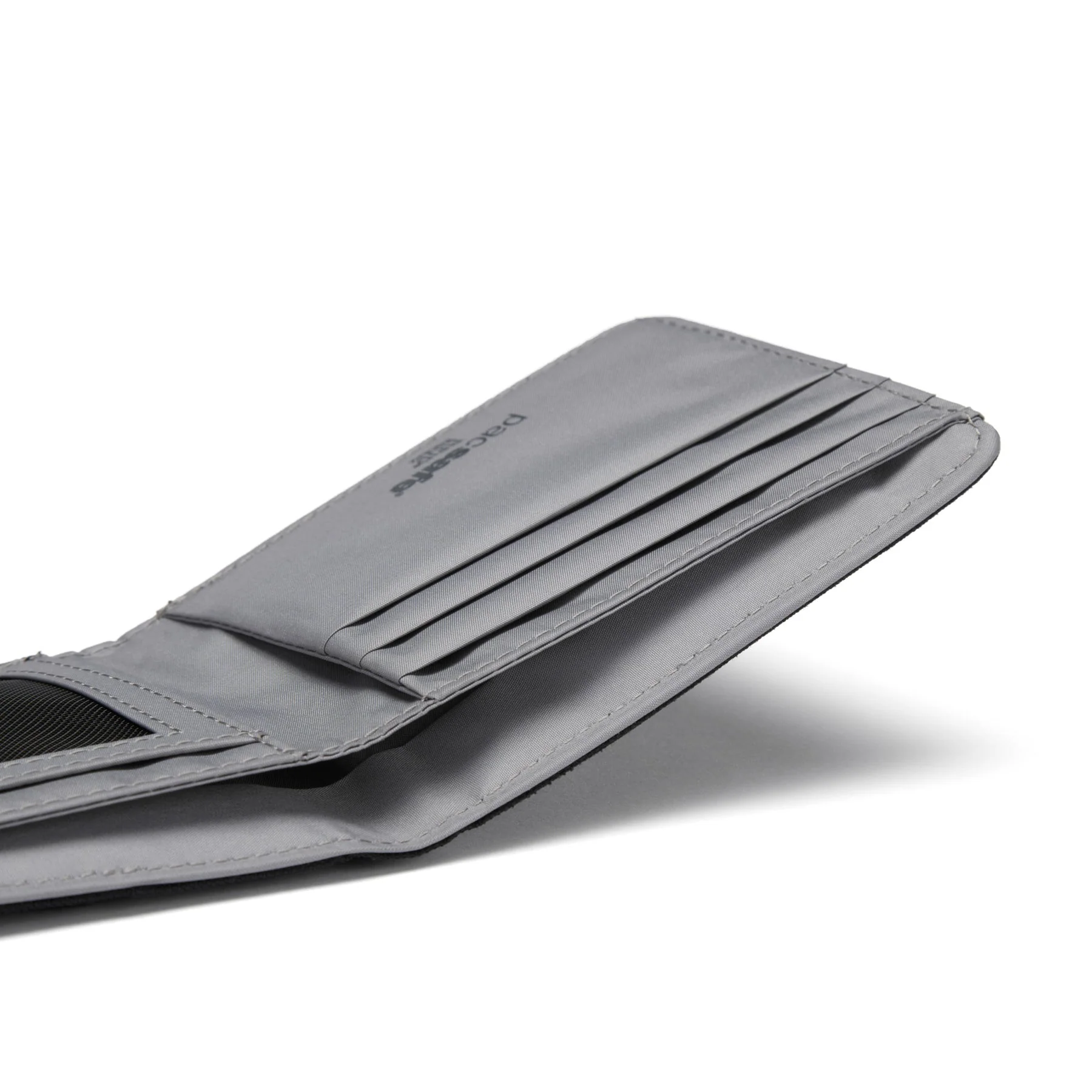 Pacsafe RFIDsafe™ Bifold Wallet - Image 4