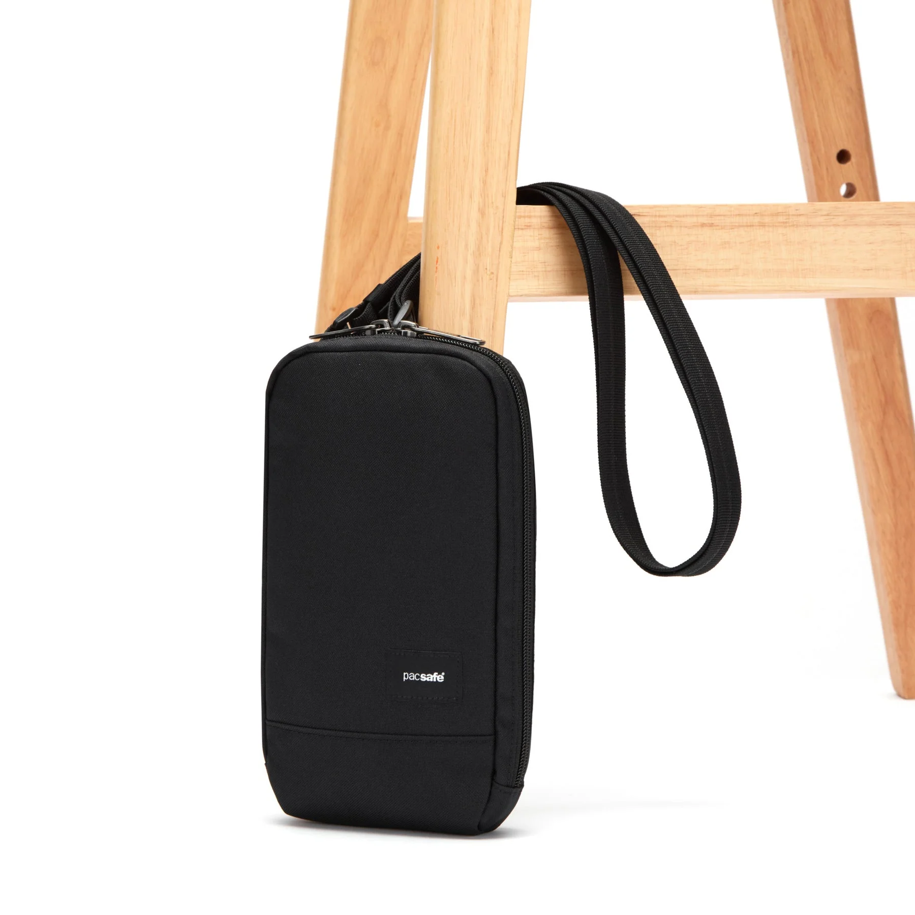 Pacsafe RFIDsafe RFID Blocking Tech Crossbody - Image 8